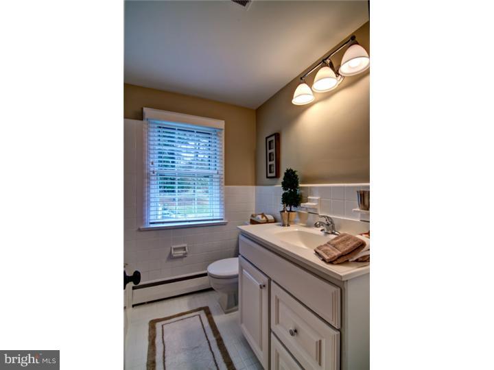 665 Mount View Road Berwyn, PA 19312 - Photo 13 of 19 Bathroom