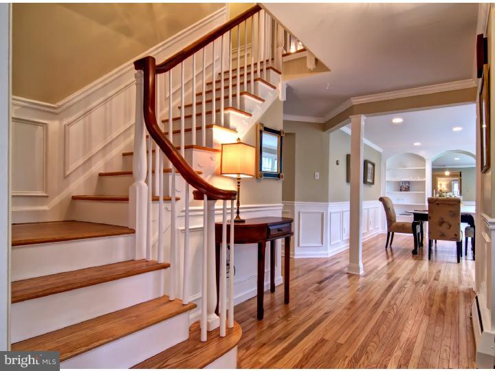 665 Mount View Road Berwyn, PA 19312 - Photo 6 of 19 Foyer