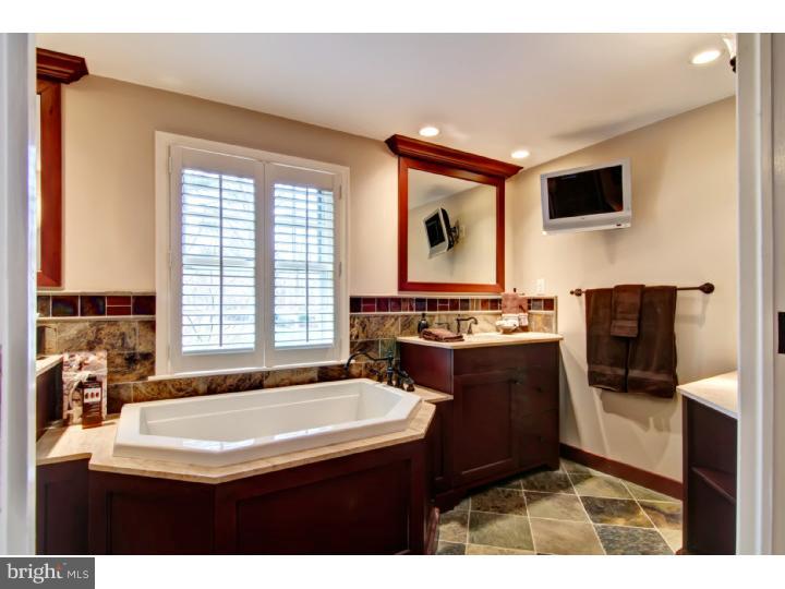 665 Mount View Road Berwyn, PA 19312 - Photo 10 of 19 Master Bathroom