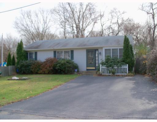 16 Woodridge Road Narragansett, RI 02882 - Photo 1 of 11 Exterior Front.