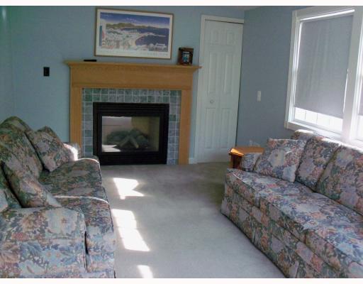 16 Woodridge Road Narragansett, RI 02882 - Photo 4 of 11 Den/Family/Great Room. SUN ROOM