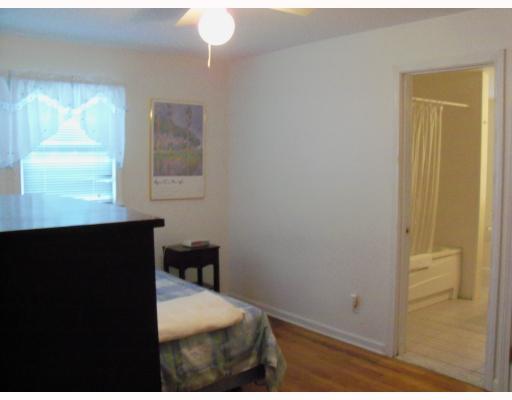 16 Woodridge Road Narragansett, RI 02882 - Photo 7 of 11 Master Bedroom.