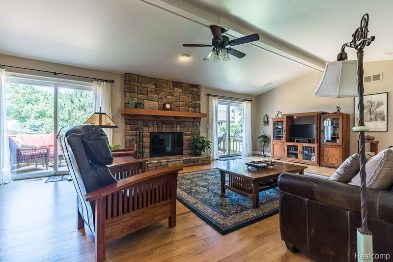2096 Winchester Road Rochester, MI 48307 - Photo 24 of 45 2096 Winchester sm-31.jpg