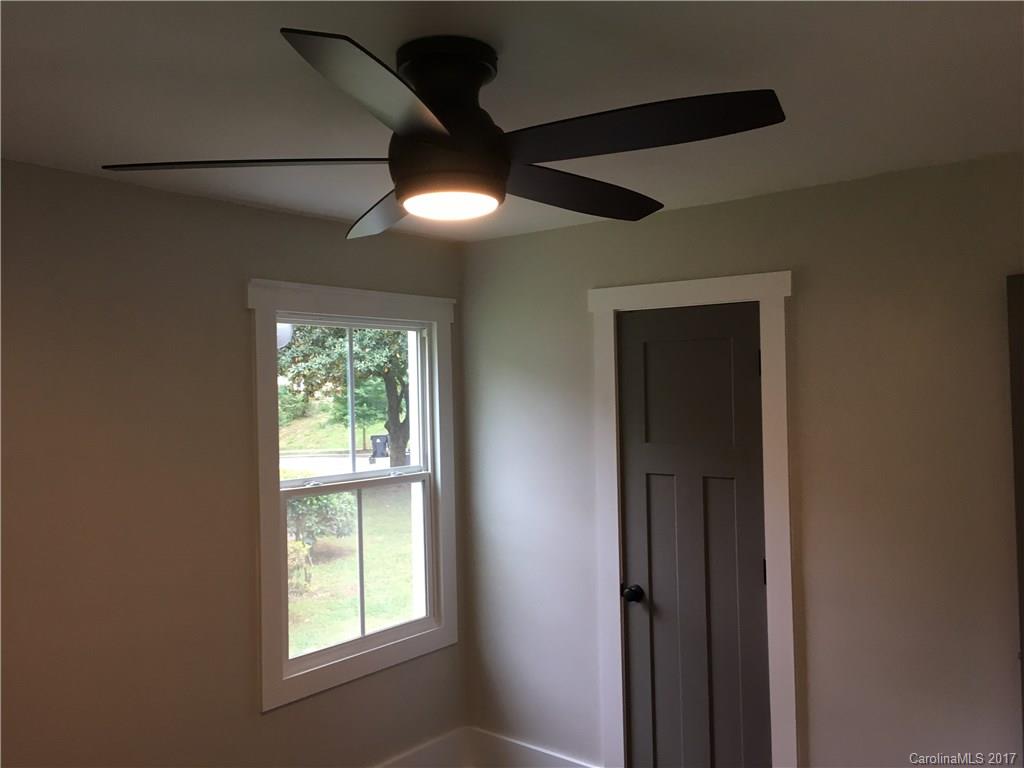2909 Mayflower Road Charlotte, NC 28208 - Photo 11 of 15 Gallery Image 11