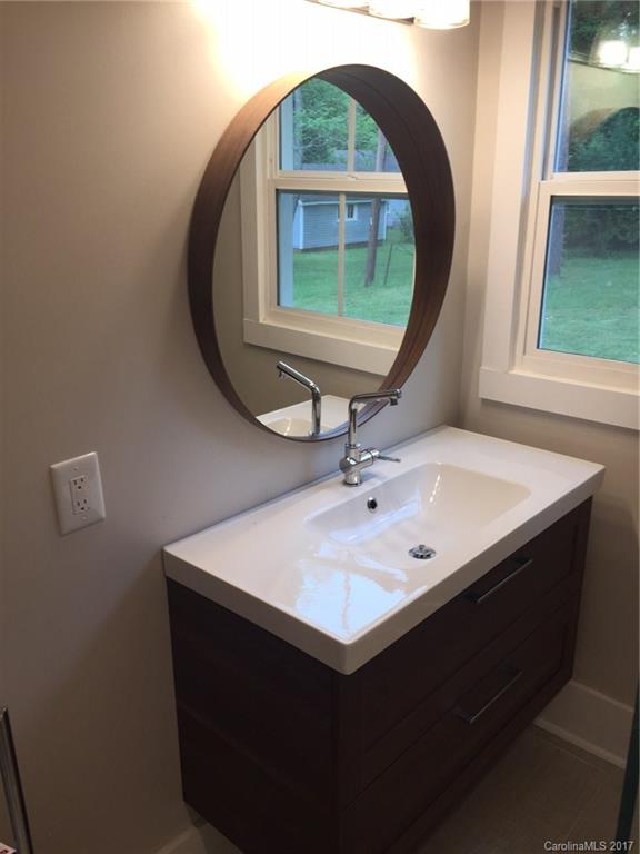 2909 Mayflower Road Charlotte, NC 28208 - Photo 9 of 15 Gallery Image 9