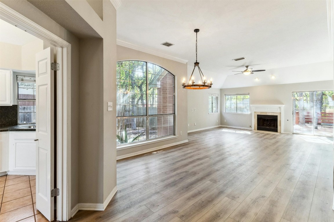 5905 Shanghai Pierce Road Austin, TX 78749 - Photo 3 of 21