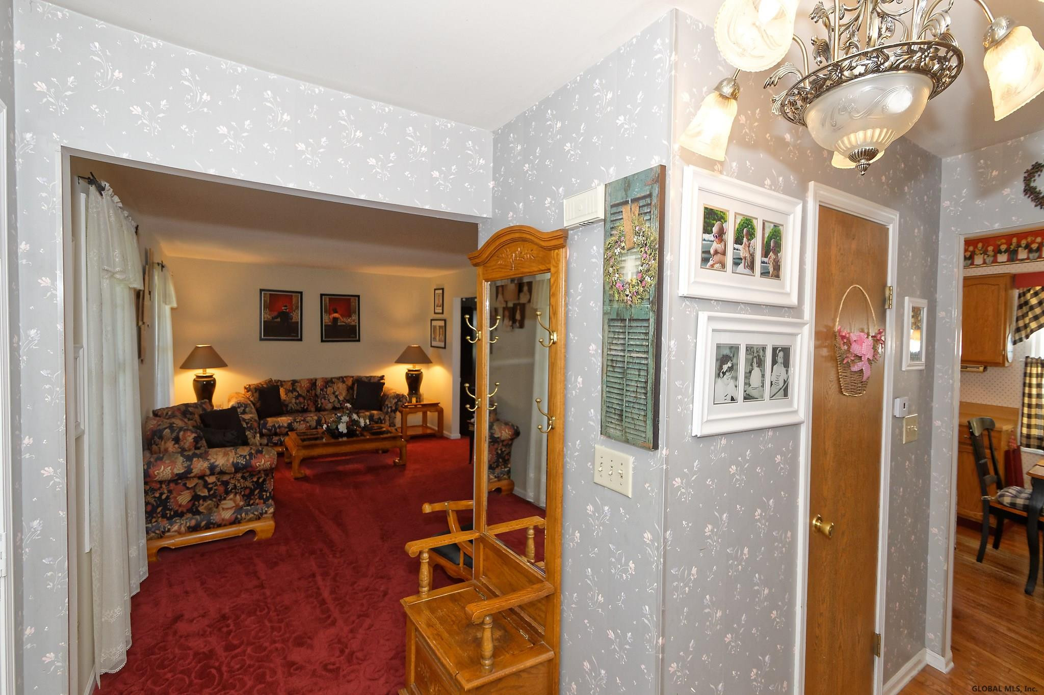 92 Miller Road Latham, NY 12110 - Photo 4 of 41 Photo 4