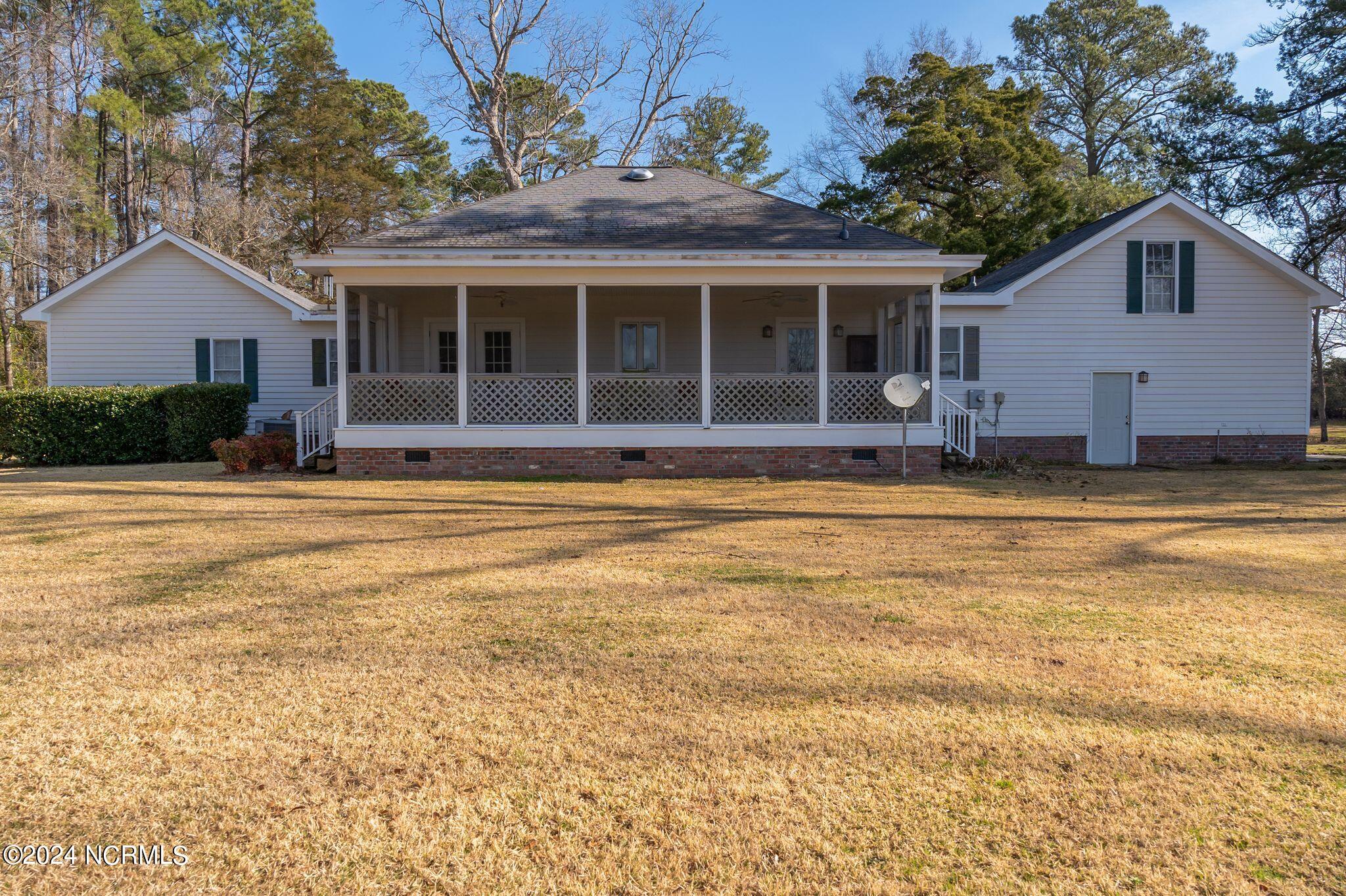 1015 Washington Post Road New Bern, NC 28562 - Photo 5 of 61 Back