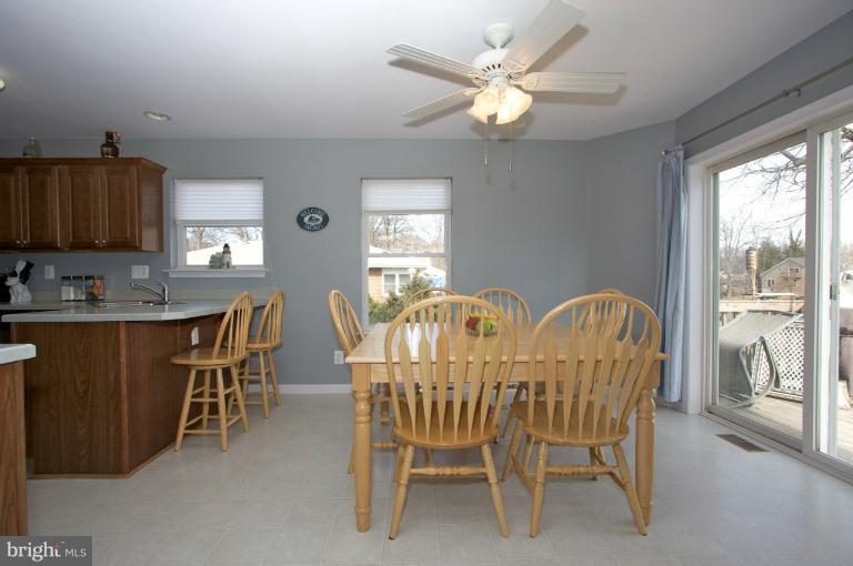 337 Worton Road Baltimore, MD 21221 - Photo 14 of 21 Kitchen