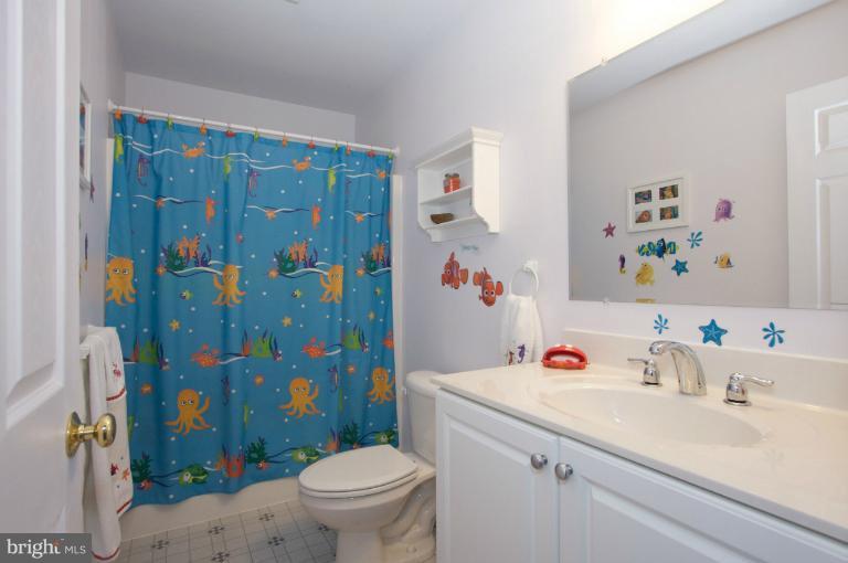 337 Worton Road Baltimore, MD 21221 - Photo 18 of 21 Bath