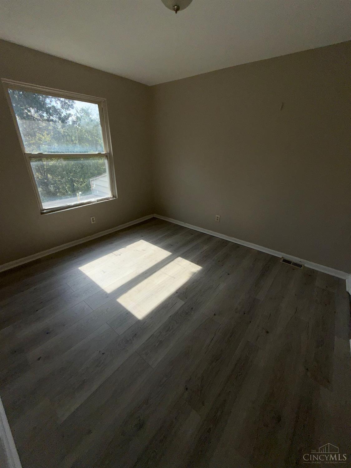 101 East State Road Cleves, OH 45002 - Photo 8 of 14