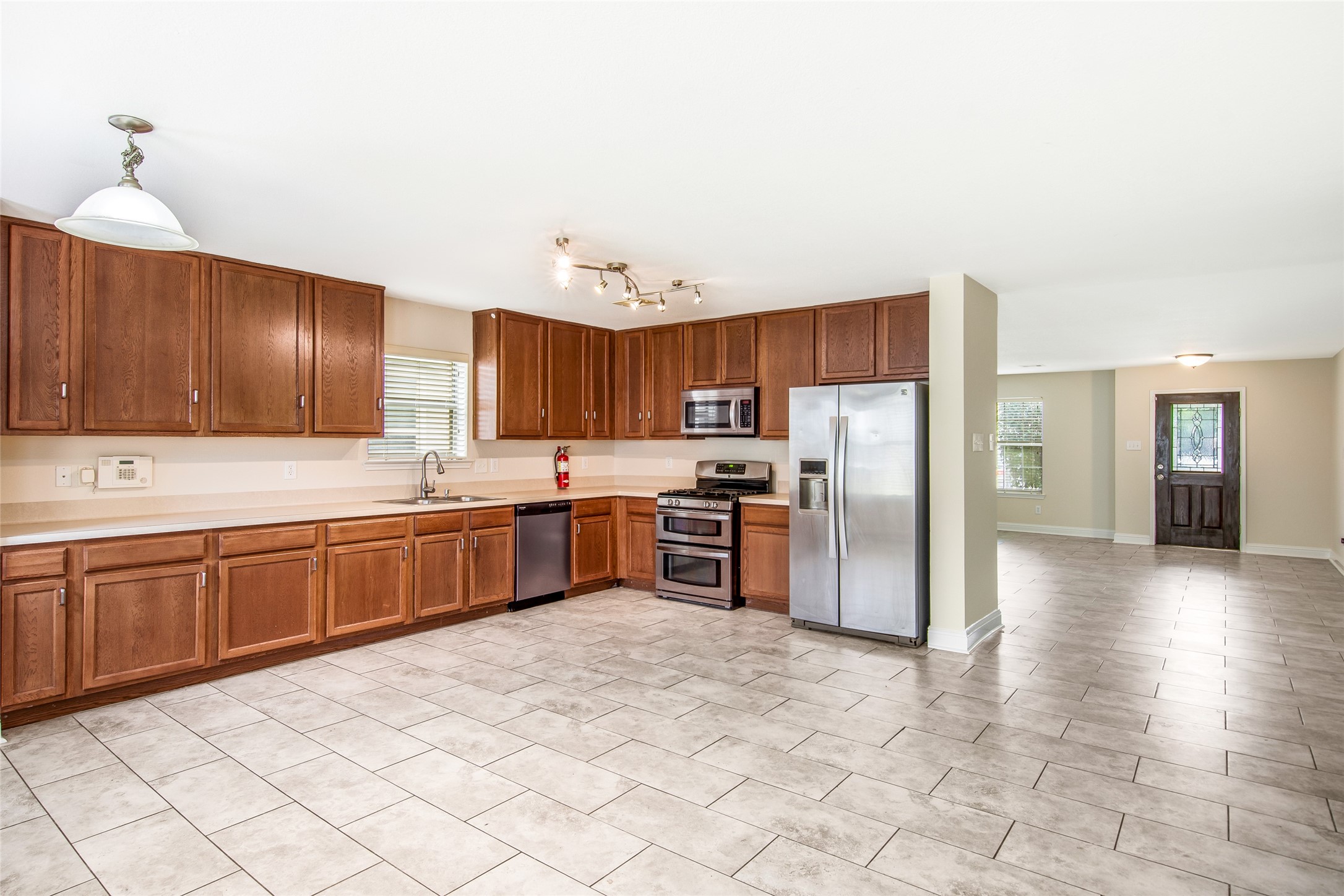 16334 Cole Bridge Lane Cypress, TX 77429 - Photo 7 of 27