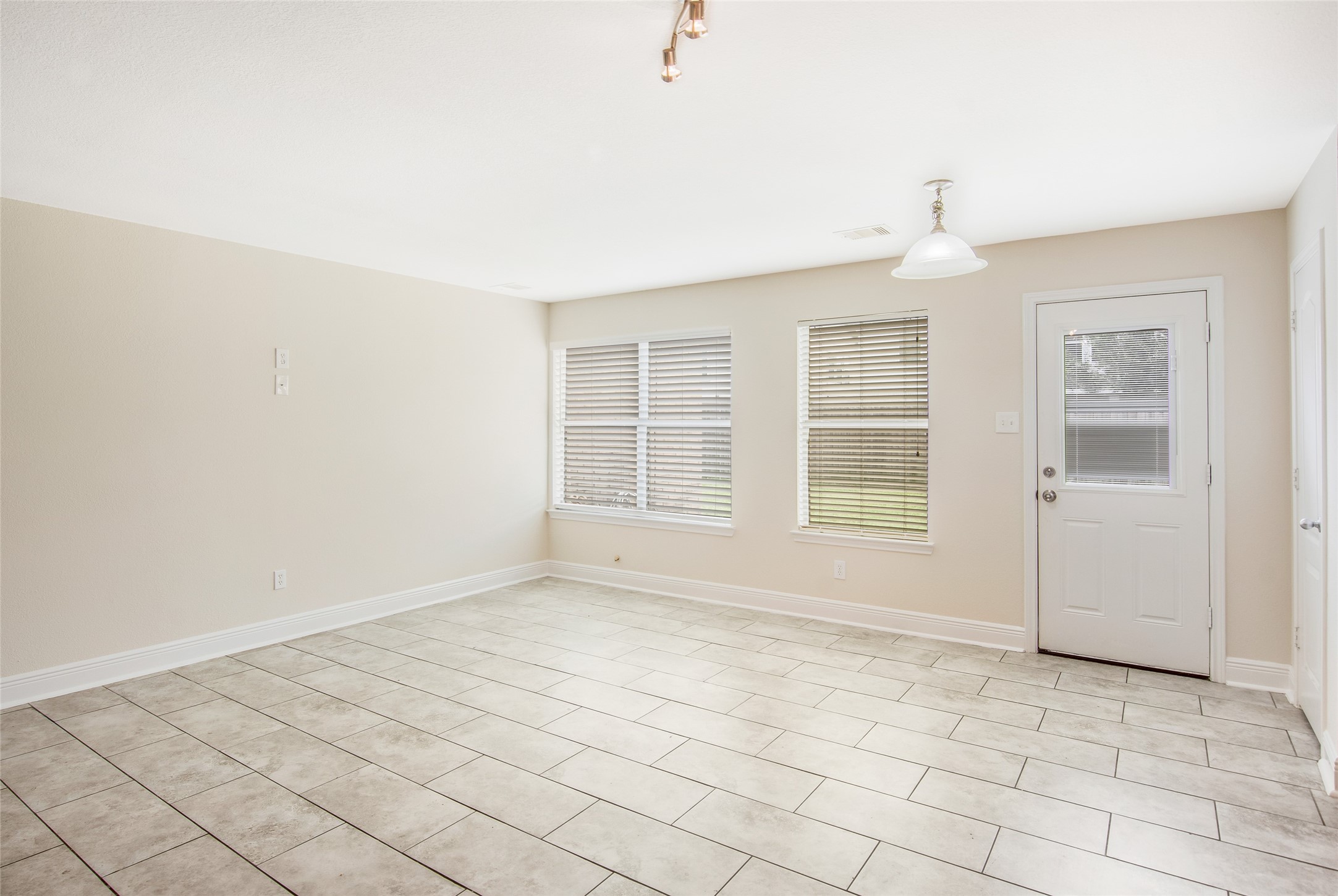 16334 Cole Bridge Lane Cypress, TX 77429 - Photo 9 of 27