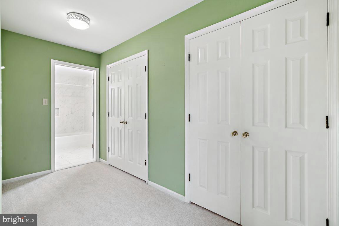 9033 Old Waterloo Road Warrenton, VA 20186 - Photo 27 of 48 Separate Sitting/Dressing Area in Primary Bedroom