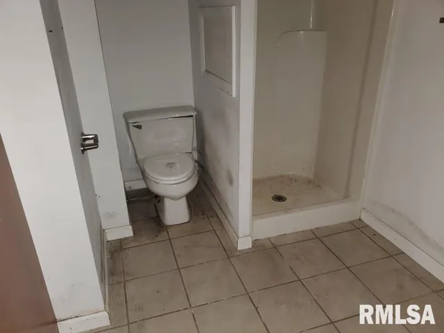 $102,000 | 1700 Robin Court, Galesburg, IL 61401