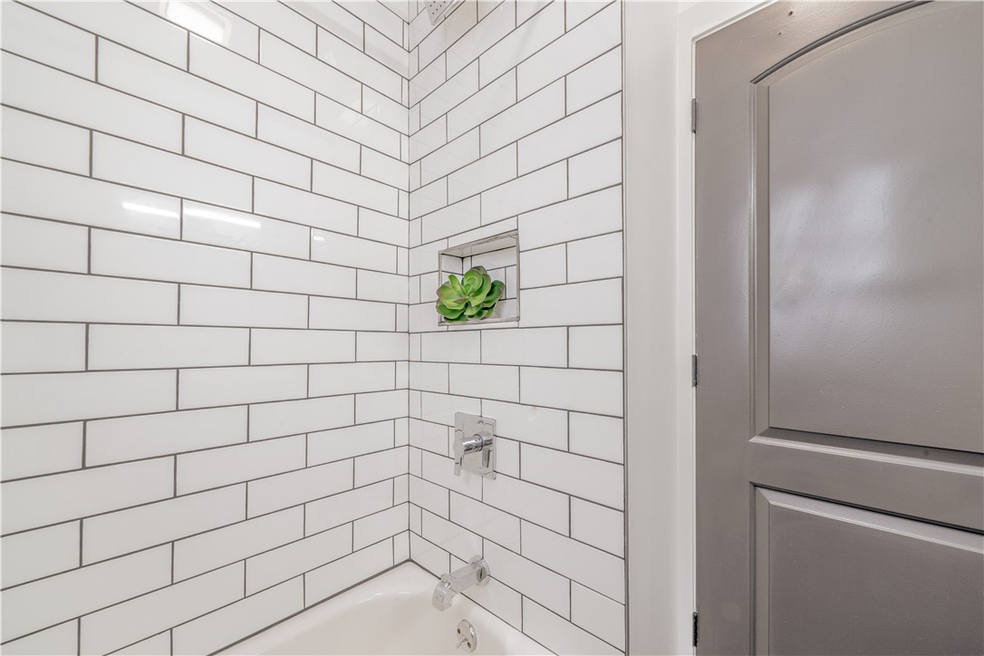 61 Allmeroth Street Rochester, NY 14620 - Photo 12 of 17