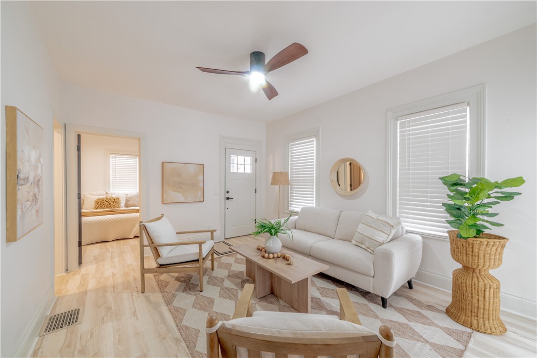 61 Allmeroth Street Rochester, NY 14620 - Photo 3 of 17