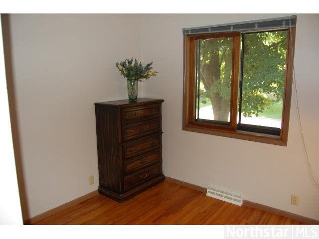 1039 Valley View Road Faribault, MN 55021 - Photo 9 of 16 Gallery Image 9