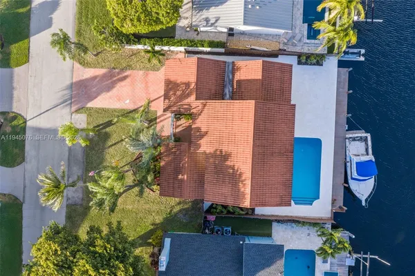 $1,725,000 | 340 Southeast 13th Avenue, Pompano Beach, FL 33060
