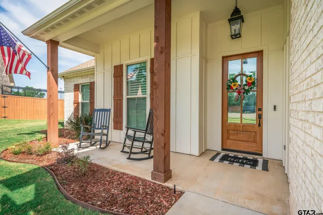 a view of a entryway door of the house