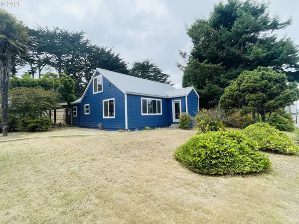 $510,000 | 890 2nd Street Southeast, Bandon, OR 97411