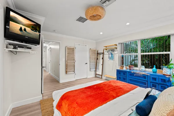 $785,000 | 18989 Southeast Hillcrest Drive, Tequesta, FL 33469
