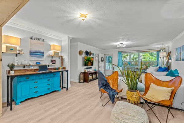 $785,000 | 18989 Southeast Hillcrest Drive, Tequesta, FL 33469