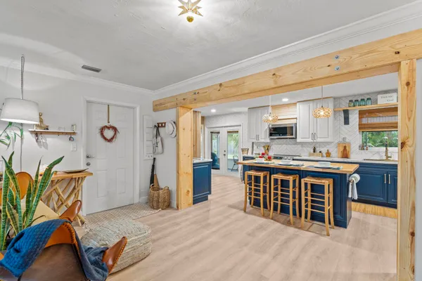 $785,000 | 18989 Southeast Hillcrest Drive, Tequesta, FL 33469