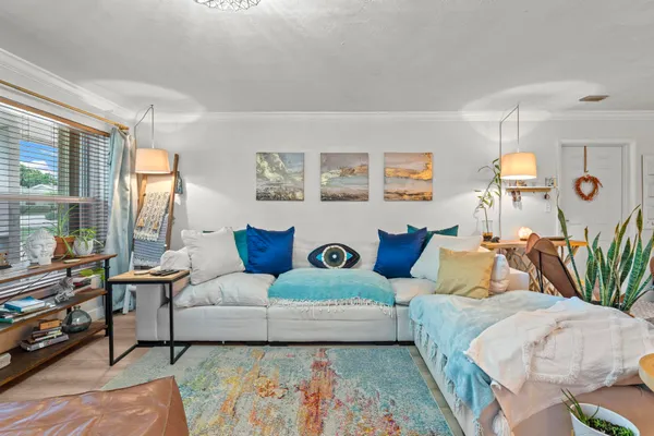 $785,000 | 18989 Southeast Hillcrest Drive, Tequesta, FL 33469
