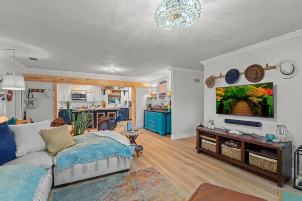 $785,000 | 18989 Southeast Hillcrest Drive, Tequesta, FL 33469