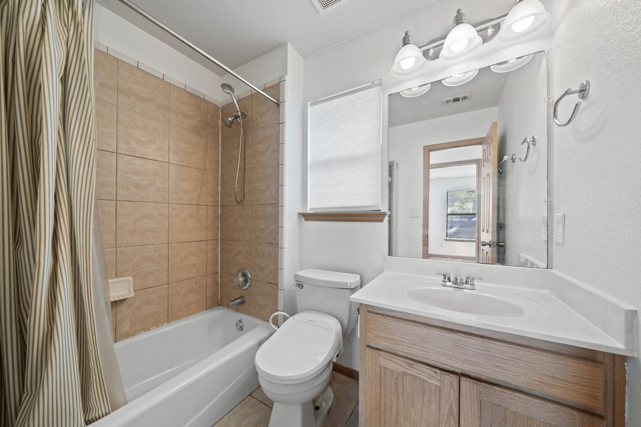 1904 Garden Street, Unit B Austin, TX 78702 - Photo 9 of 11