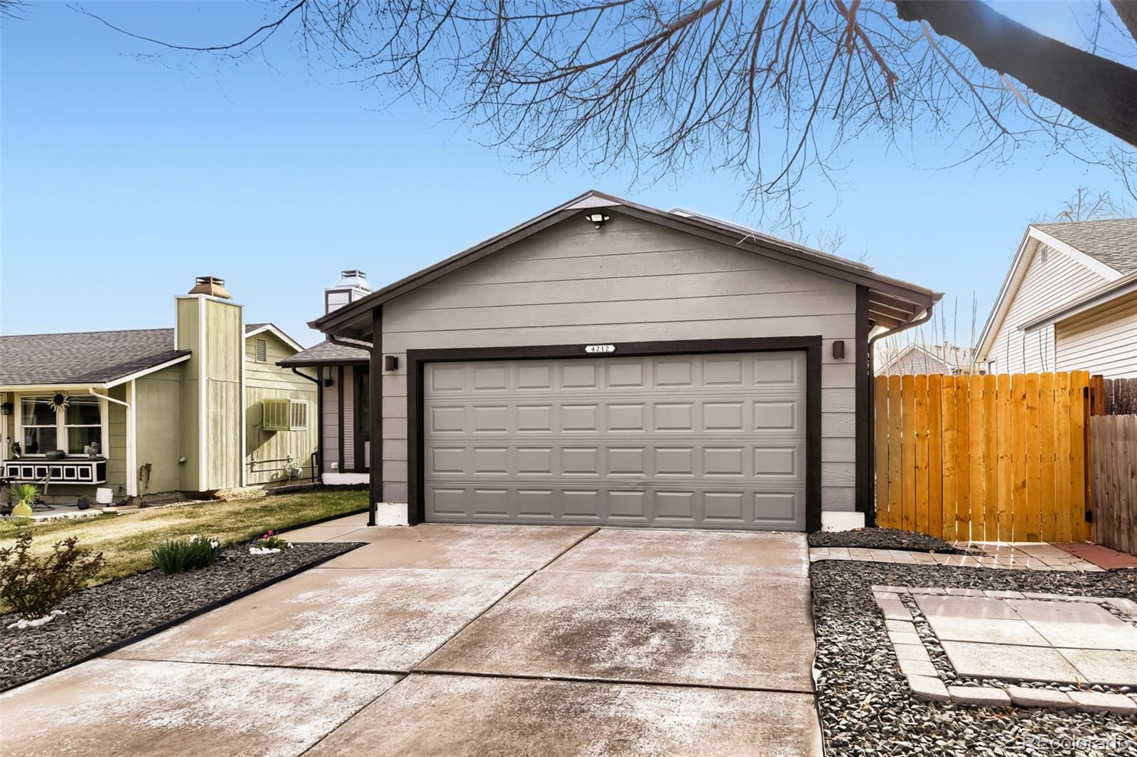 4212 South Laredo Way Aurora, CO 80013 - Photo 2 of 28