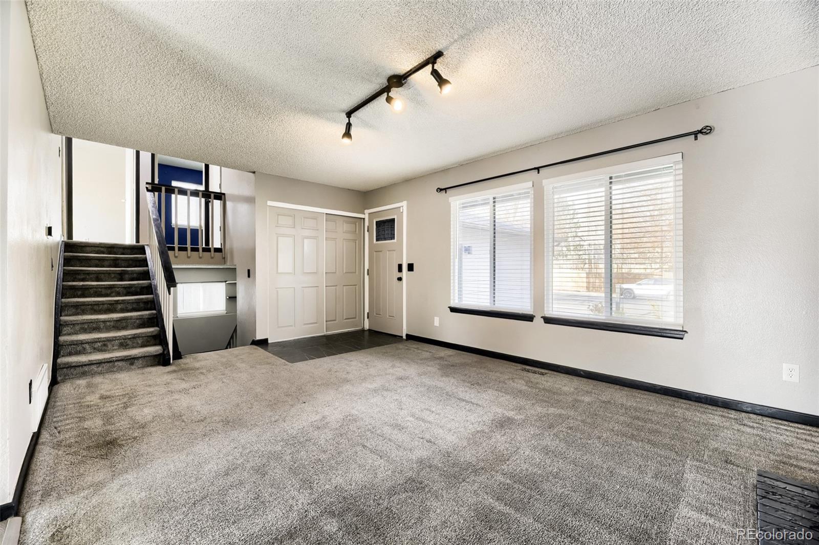 4212 South Laredo Way Aurora, CO 80013 - Photo 4 of 28