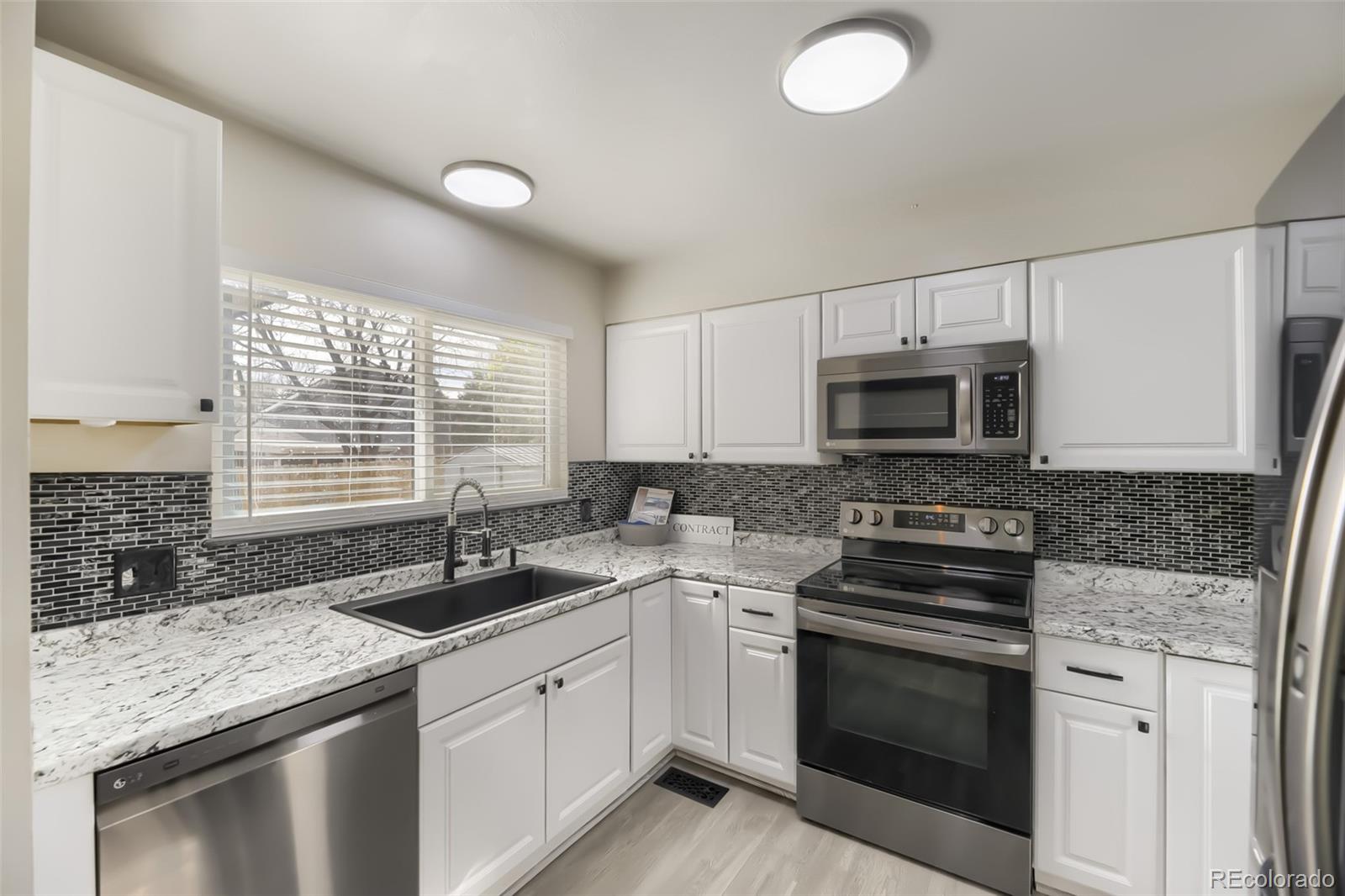 4212 South Laredo Way Aurora, CO 80013 - Photo 8 of 28