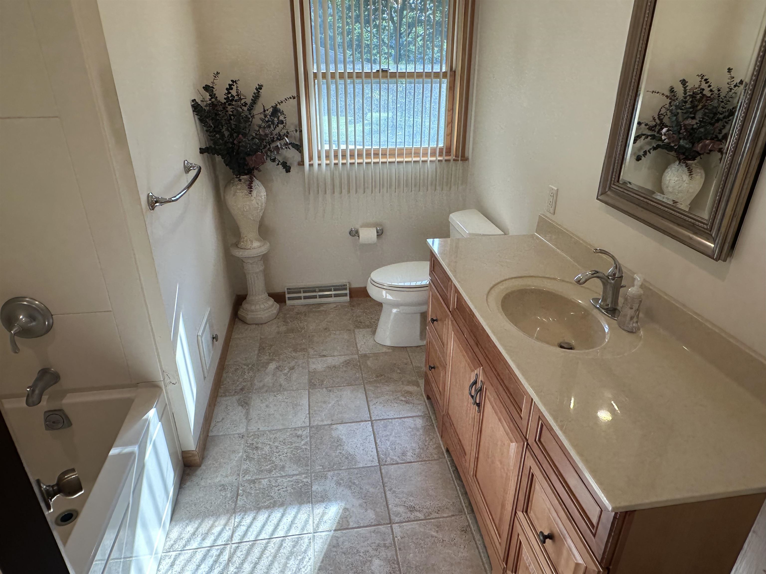 1510 Ellen Avenue Madison, WI 53716 - Photo 5 of 17