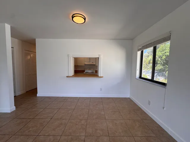 $2,250 | 125 South Palmway, Unit 4, Lake Worth Beach, FL 33460