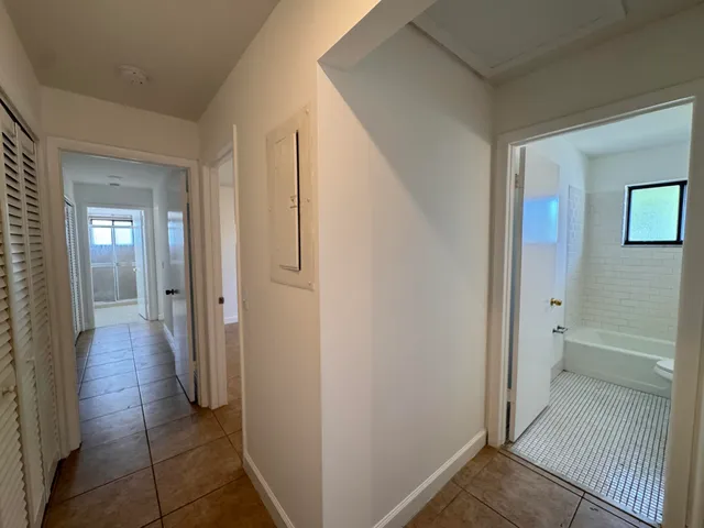 $2,250 | 125 South Palmway, Unit 4, Lake Worth Beach, FL 33460