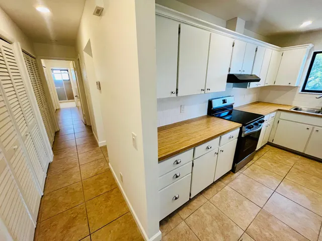 $2,250 | 125 South Palmway, Unit 4, Lake Worth Beach, FL 33460