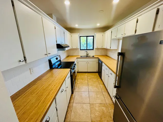 $2,250 | 125 South Palmway, Unit 4, Lake Worth Beach, FL 33460