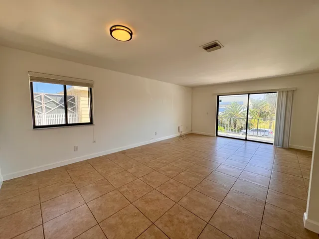 $2,250 | 125 South Palmway, Unit 4, Lake Worth Beach, FL 33460