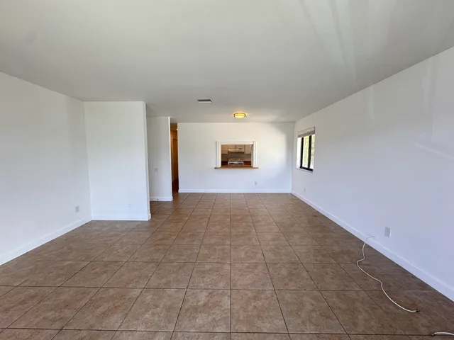 $2,250 | 125 South Palmway, Unit 4, Lake Worth Beach, FL 33460