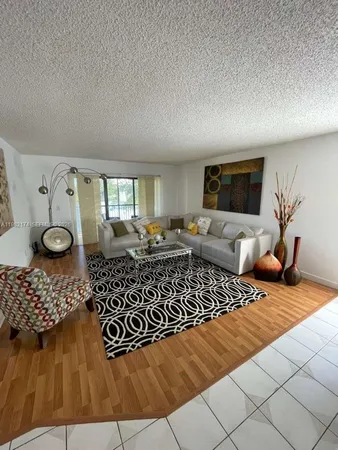 $2,400 | Bonaventure, Weston, FL 33326