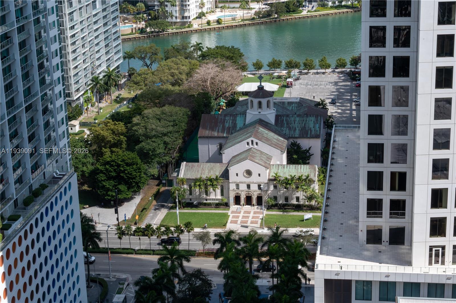 68 Southeast 6th Street, Unit 2507 Miami, FL 33131 - Photo 23 of 47