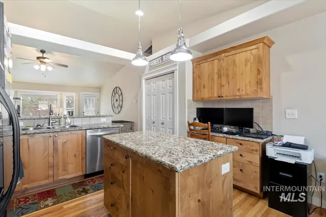 $470,000 | 496 North Carswell Way, Star, ID 83669