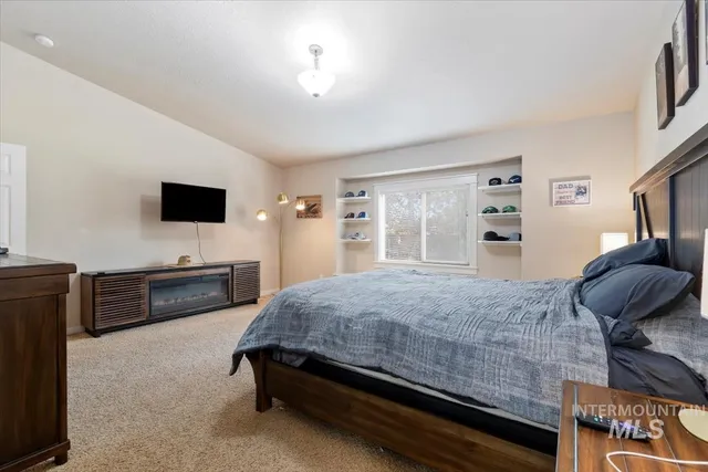 $470,000 | 496 North Carswell Way, Star, ID 83669