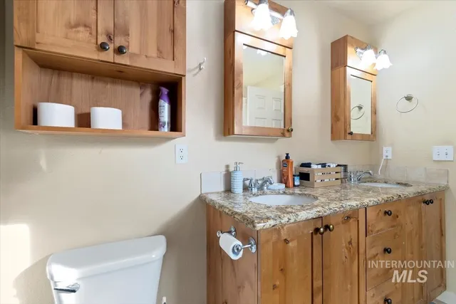 $470,000 | 496 North Carswell Way, Star, ID 83669