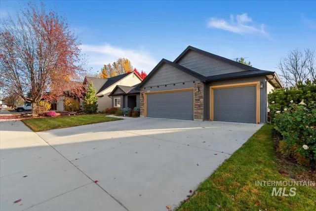 $470,000 | 496 North Carswell Way, Star, ID 83669