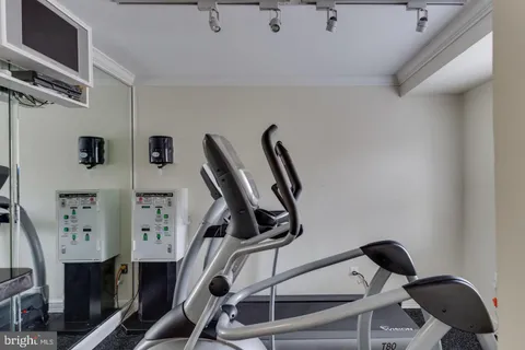 $290,000 | 906 South Washington Street, Unit 307, Alexandria, VA 22314