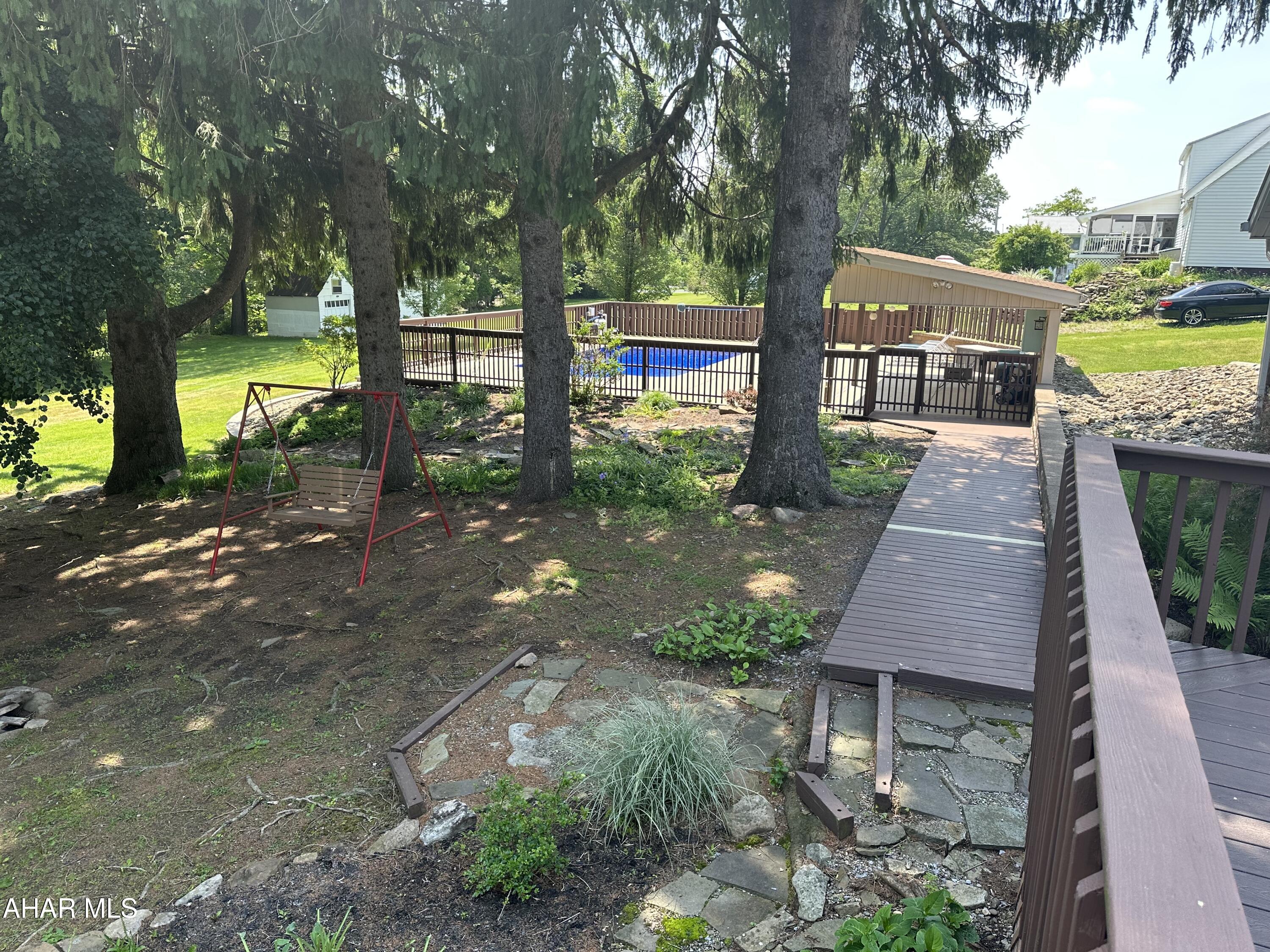 328 Avalon Road Altoona, PA 16601 - Photo 23 of 34