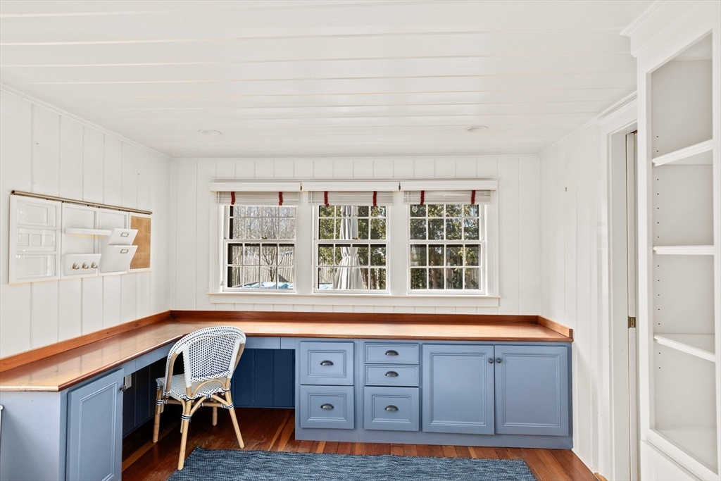 24 Lincoln Street Hingham, MA 02043 - Photo 14 of 32